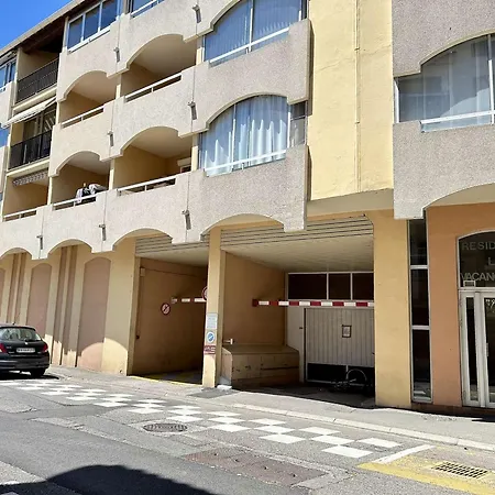 Sainte-maxime: Mezzanine 4 Couchages A 50m De La - Fr-1-226-547 Сент-Максім