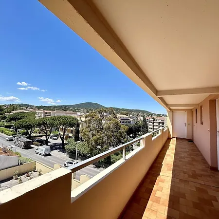 Sainte-maxime: Mezzanine 4 Couchages A 50m De La - Fr-1-226-547