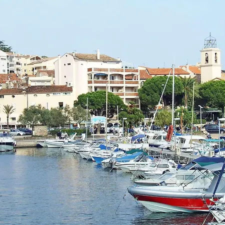 Apartamento Sainte-maxime: Mezzanine 4 Couchages A 50m De La - Fr-1-226-547 Sainte-Maxime