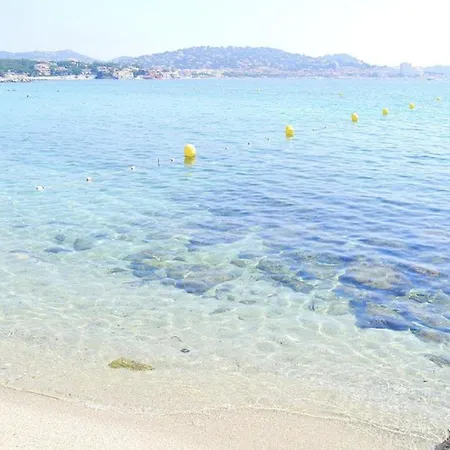 Sainte-maxime: Mezzanine 4 Couchages A 50m De La - Fr-1-226-547 Apartamento