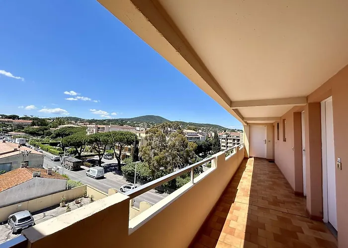 Sainte-maxime: Mezzanine 4 Couchages A 50m De La - Fr-1-226-547